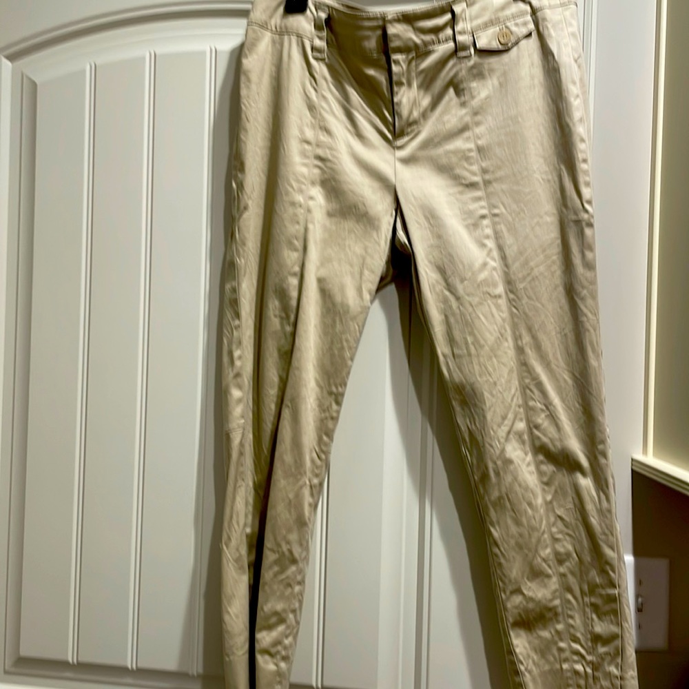 Khaki versatile comfy capris that match anything.